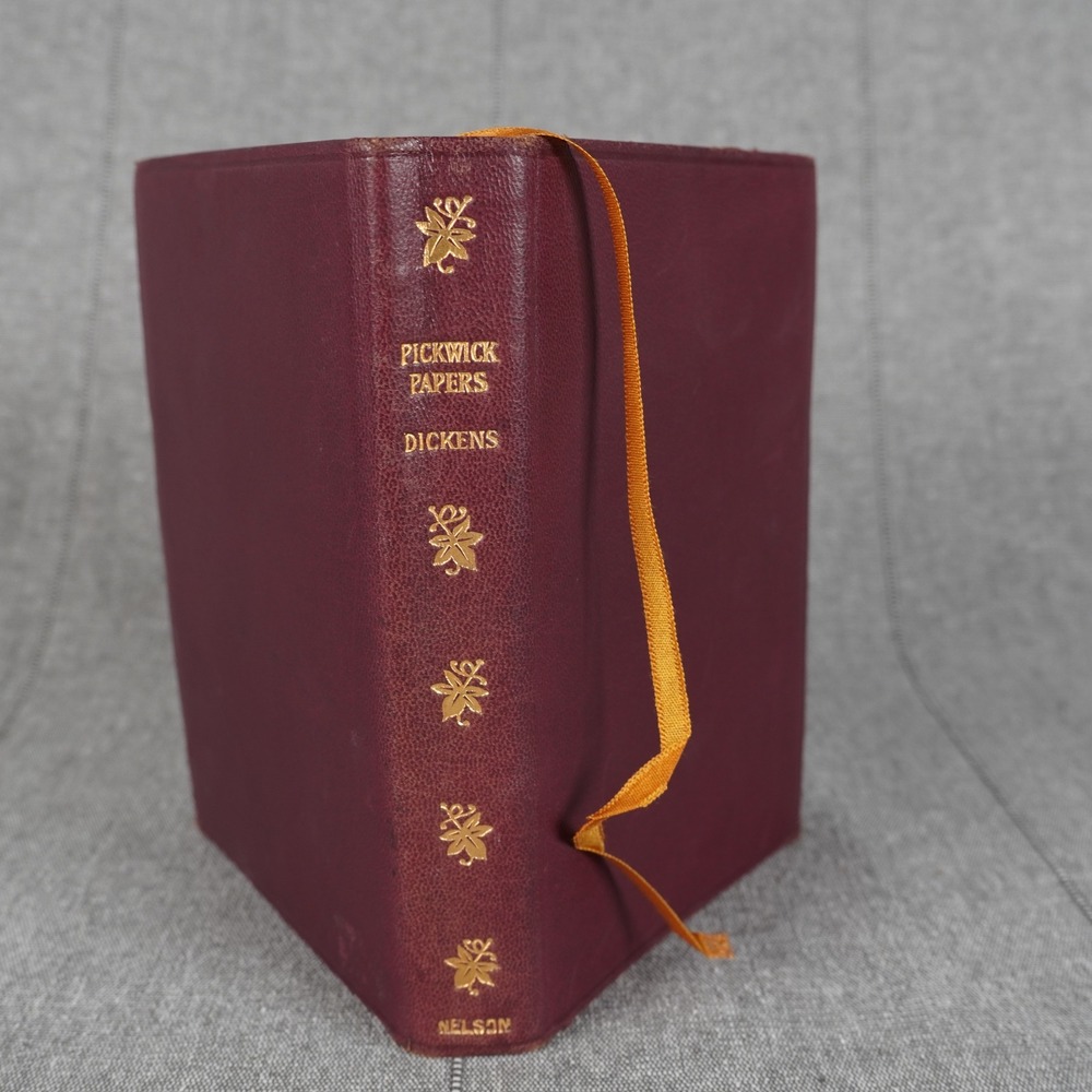 Vintage Pickwick Papers Charles Dickens Soft‎ Pocket Book Nelson Red Leatherette